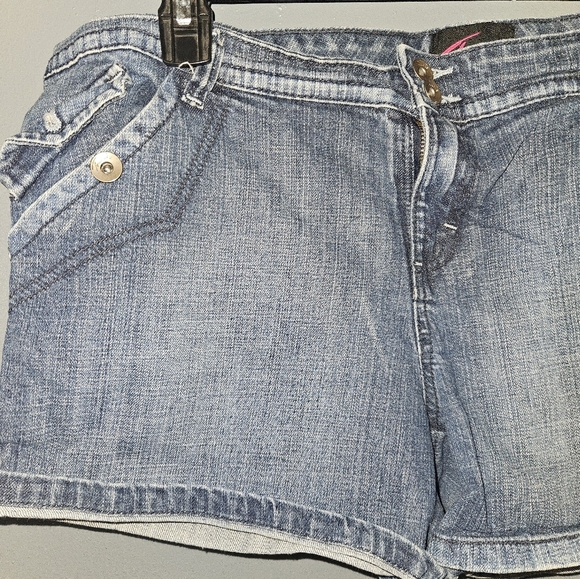 Torrid Womans Jean Shorts - Picture 2 of 10